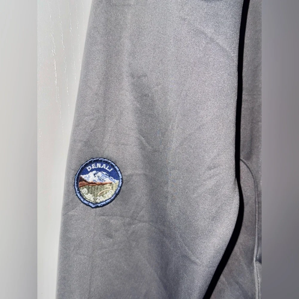The North Face Men’s Zip Up Collared Jacket Size Small Shiny Grey Polyester